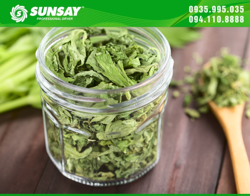 Cần tây sấy khô với máy sấy lạnh SUNSAY